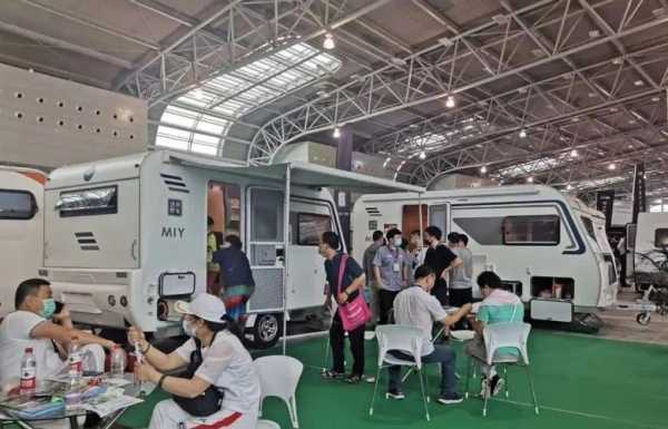 uev490拖挂房车在国内哪里生产？上海车展中欧房车-图2