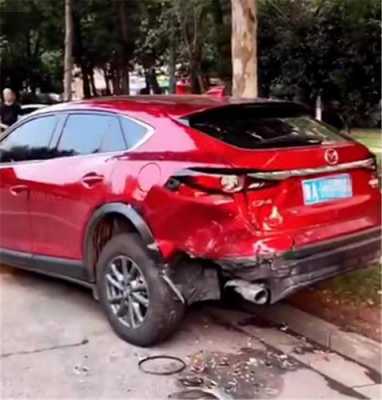 红色马自达偷车被砸（马自达撞车视频）-图2